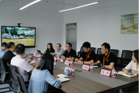搭平台、拓场景、促合作|青岛市政府副秘书长、市投促办第一副主任王孝芝一行莅临yl23455永利官网智能参观指导