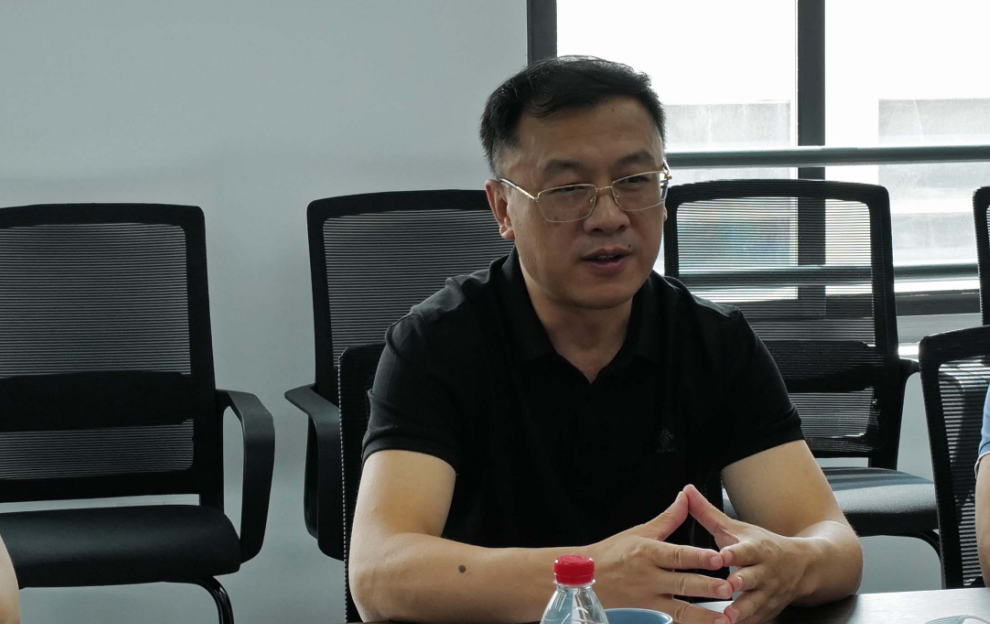 搭平台、拓场景、促合作|青岛市政府副秘书长、市投促办第一副主任王孝芝一行莅临yl23455永利官网智能参观指导(图4)